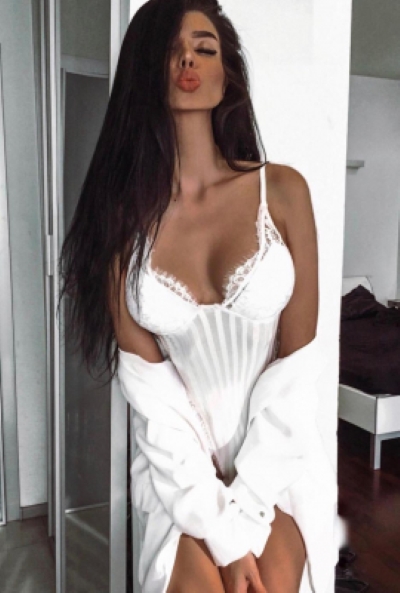 Raven – Bachelor Party Stripper in Chicago Hotel Suite & Penthouse