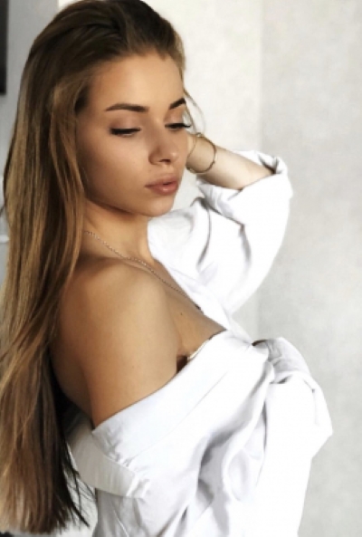 Willow – Bachelor Party Stripper in Chicago Lake Michigan & Yacht